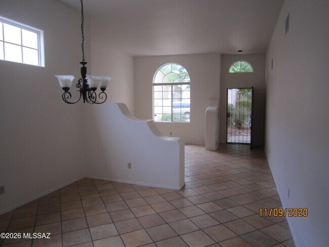 Building Photo - 3331 N Deerspring Ct