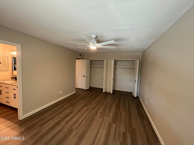 Building Photo - 10801 N 43rd Dr