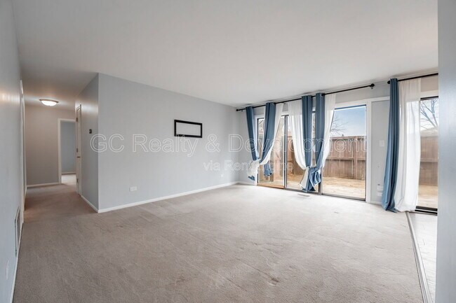 Building Photo - 5850 Fresno Ct