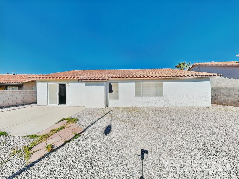 Building Photo - 5044 N Vista Del Rancho Way