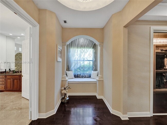 Building Photo - 14321 Jockey Cir