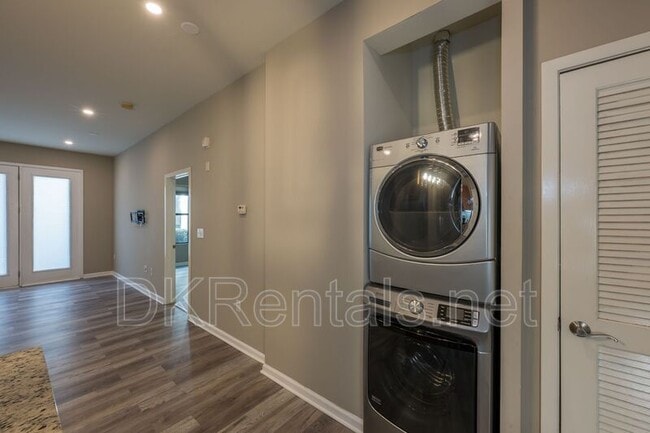 Building Photo - 5300 Peachtree Rd