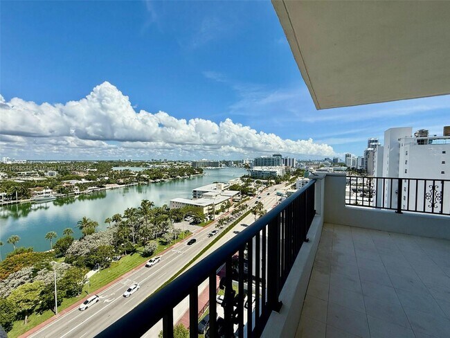 Building Photo - 6422 Collins Ave