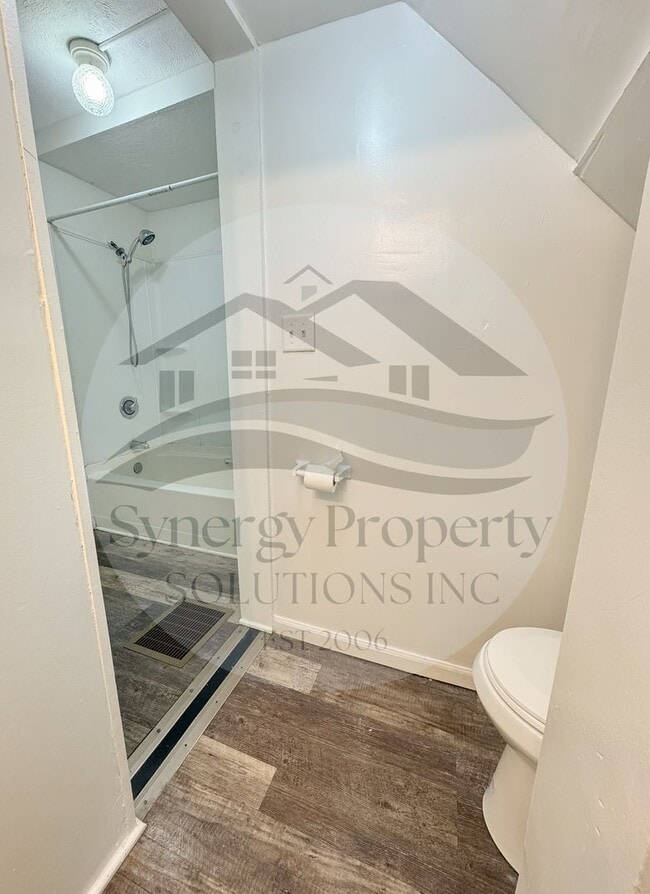 Building Photo - Large Mansfield Home