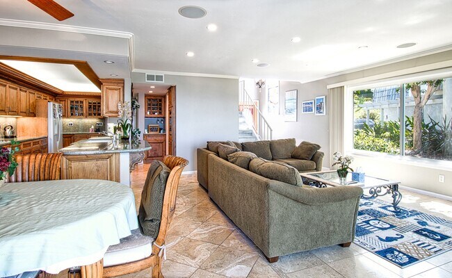 Building Photo - 9 Month Winter Lease - 9/12/26-5/22/27
