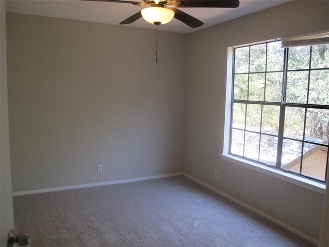 Building Photo - 509 Algerita Dr