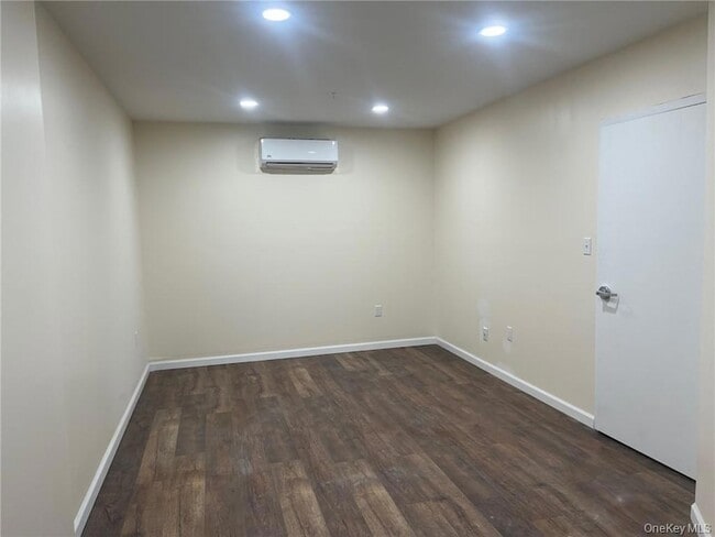 Building Photo - 45 Front St