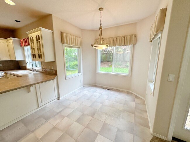 Building Photo - Gorgeous 4-Bedroom, 2.5-Bathroom House in ...