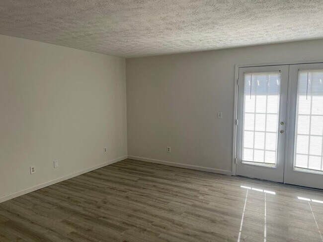 Building Photo - Modern 2-Bed, 1-Bath Oasis with Central Ai...