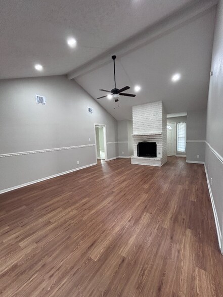 Building Photo - 29502 Raestone St