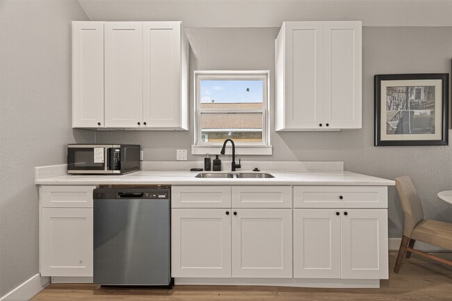 Building Photo - 4309 Beggs St