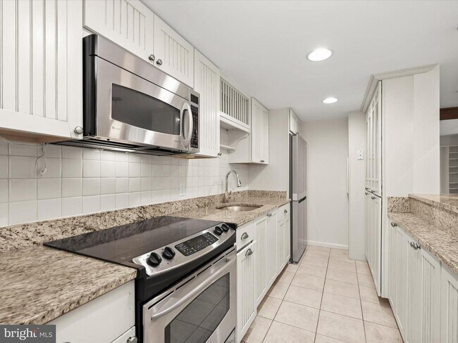 Building Photo - 312 Severn Ave