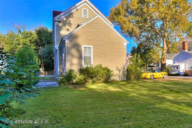 Building Photo - 514 4th St