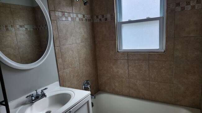 Building Photo - Four Bedroom House Available NICE
