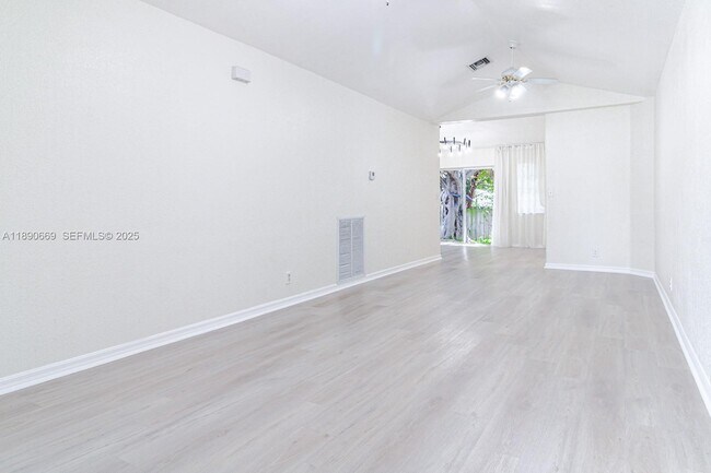 Building Photo - 116 NW 6th Ave