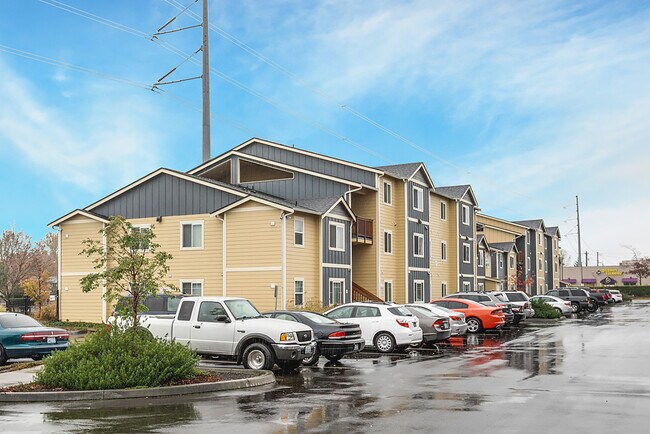 Building Photo - 921 E 72nd St