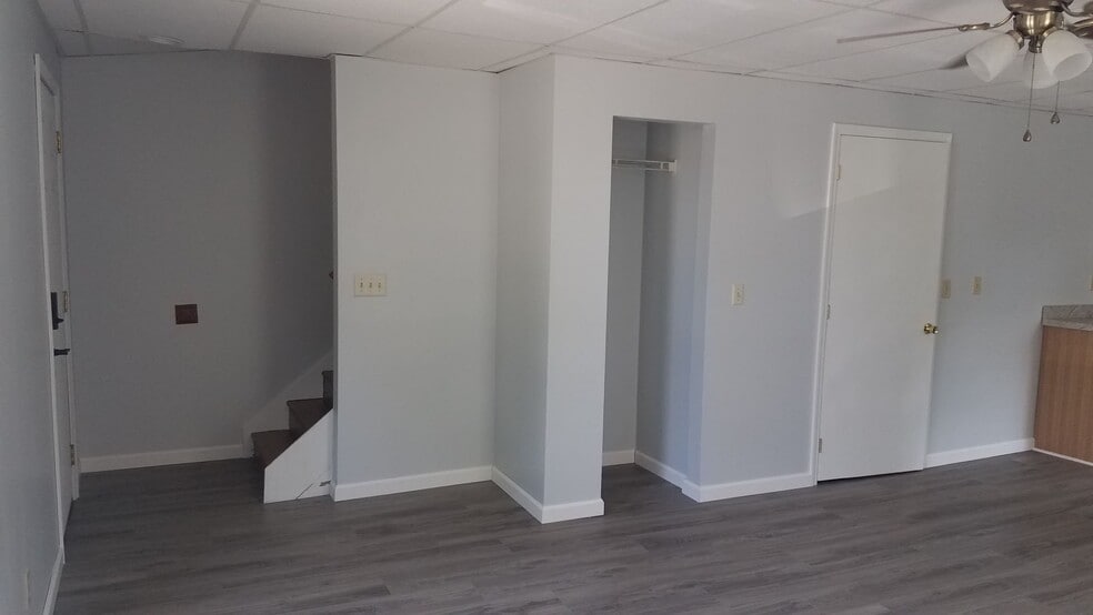 Building Photo - 523 W Front St