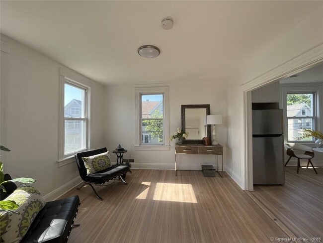 Building Photo - 3 Betts Pl