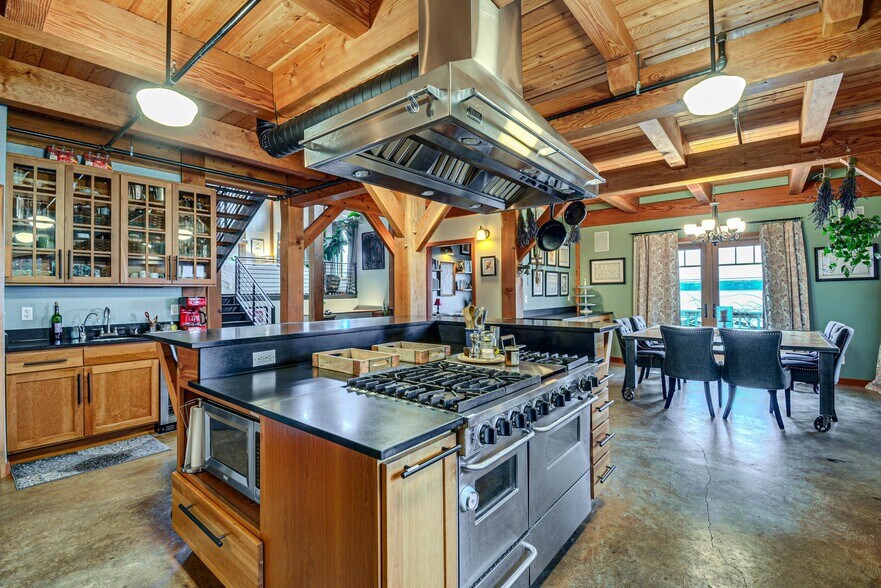 Building Photo - 27555 Sandy Shores Dr SW