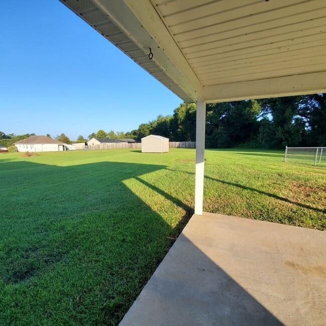 Building Photo - Charming Single-Story Haven: Your Ideal Rental Home in Valdosta, Georgia