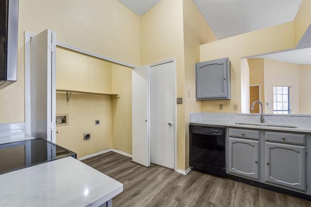 Building Photo - 134 London Ln