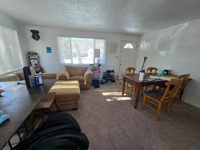 Primary Photo - Spacious 5 Bedroom Boulder Home