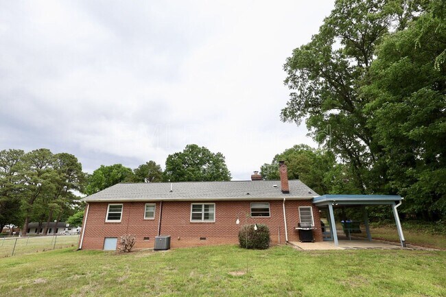 Building Photo - 5913 Osoge Rd