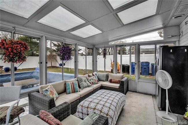Building Photo - 97 Tartan Ln