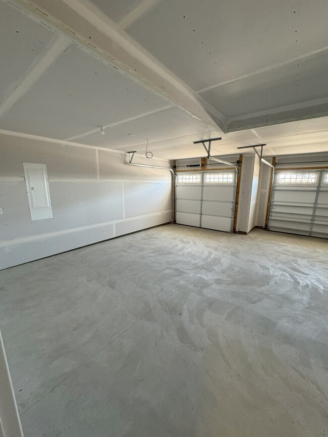 Building Photo - 10692 Burnt Rock Rd