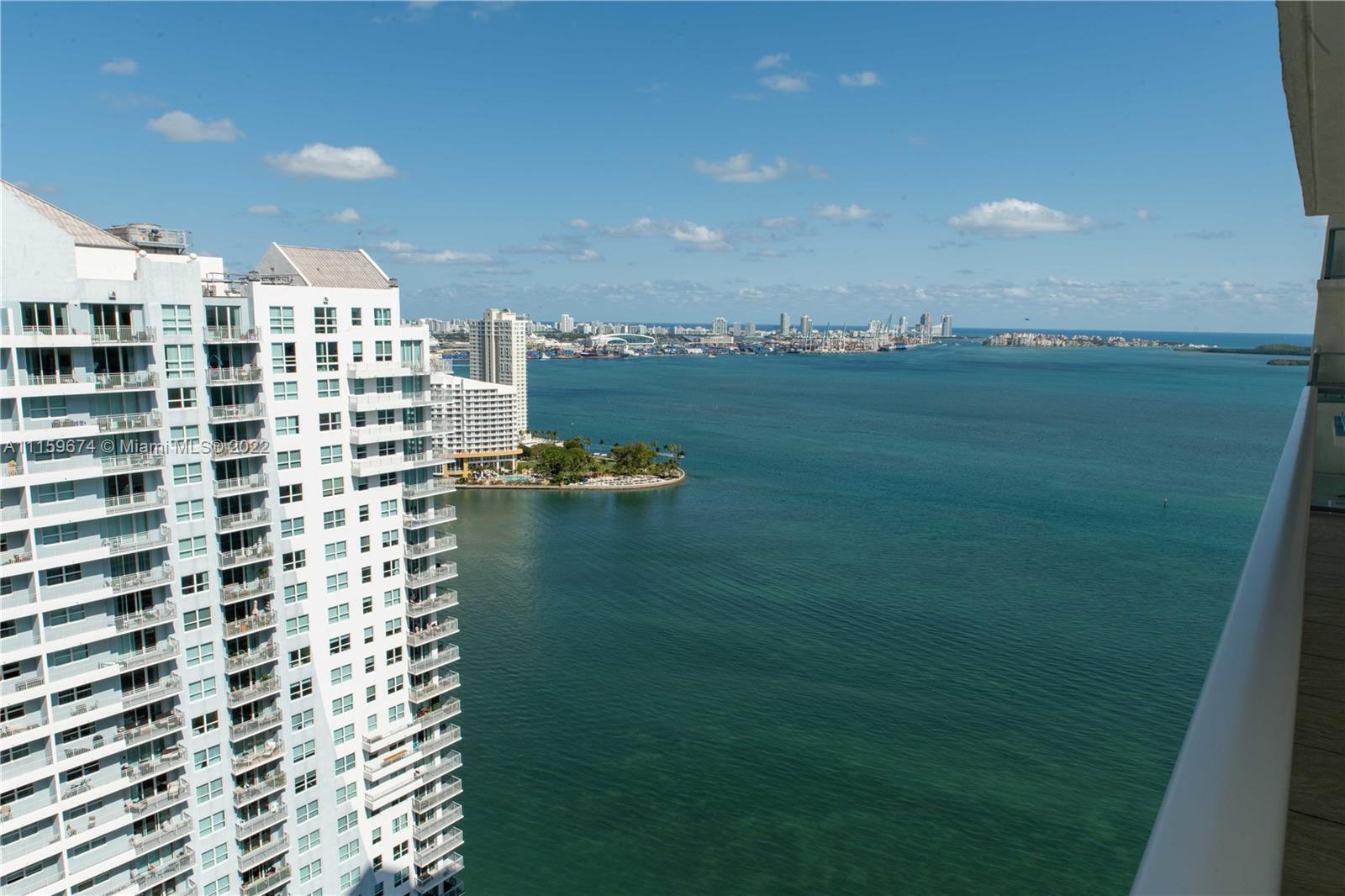 Building Photo - 1155 Brickell Bay Dr