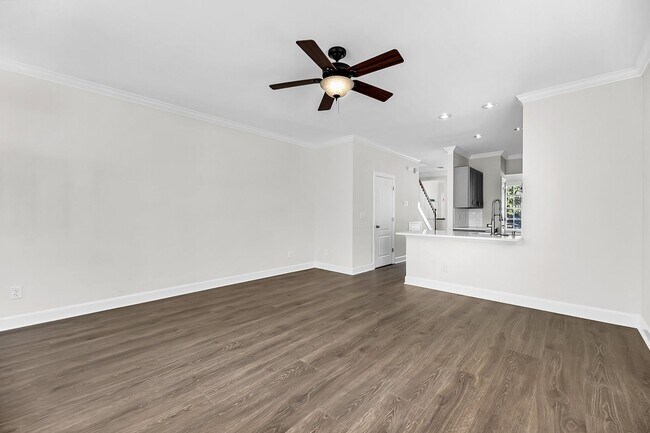 Building Photo - Whitney Lakes End Unit Townhome on Johns Island