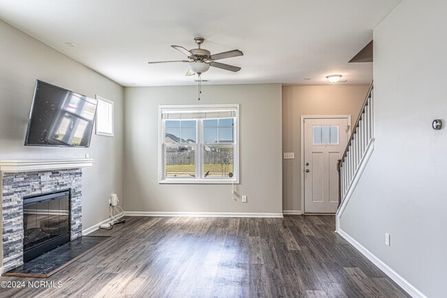 Building Photo - 166 Belshaw Ct