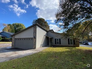 Building Photo - Newly renovated, Ranch home in Peachtree C...