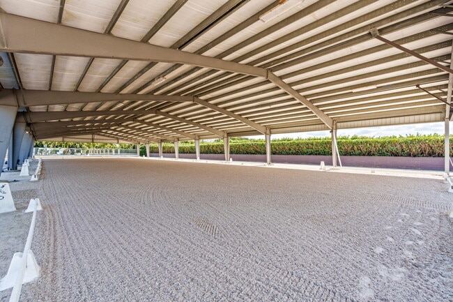 Building Photo - 13155 Southfields Rd