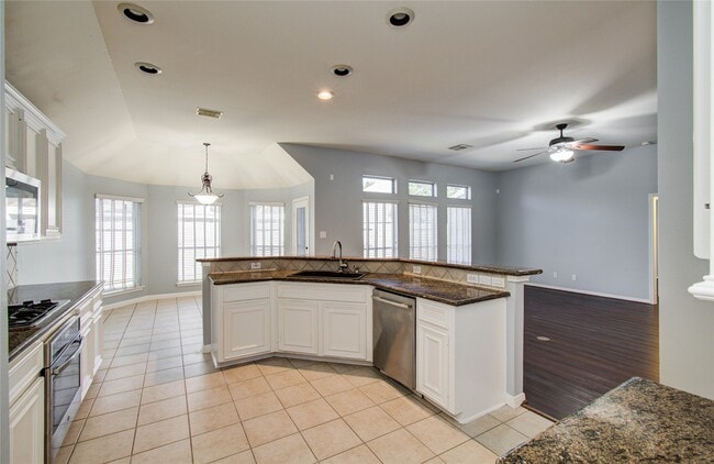 Building Photo - 14731 Raven Hollow Ln