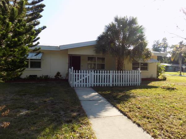 Primary Photo - 2695 S East Ave