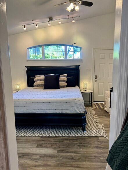 Building Photo - 3 Lang St