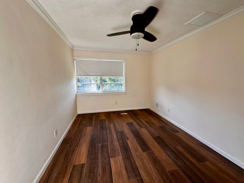 Building Photo - 1815 Robalo Dr