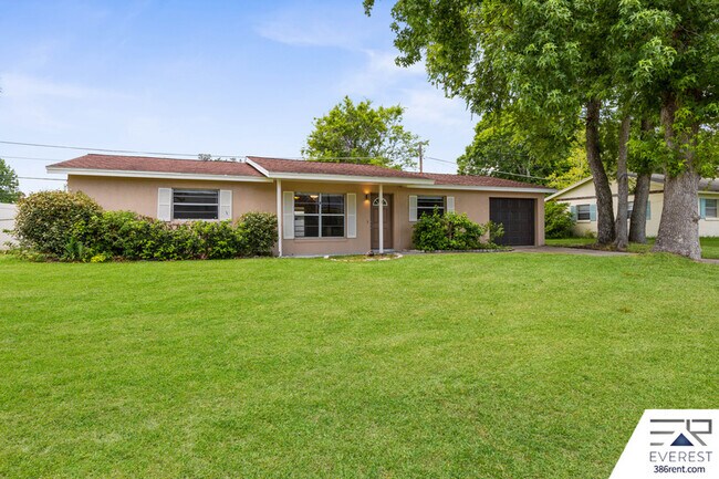 Building Photo - 1706 Western Rd