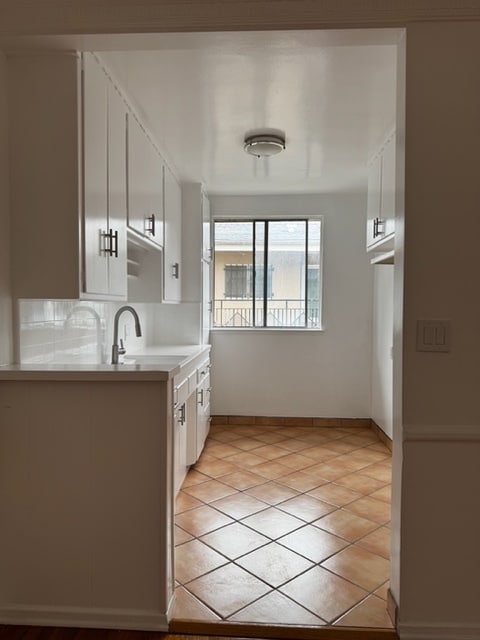 Building Photo - 625 N Hayworth Ave