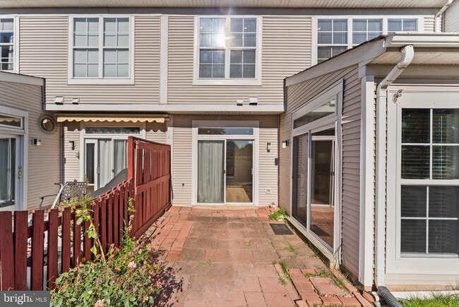 Building Photo - 44210 Shady Glen Terrace