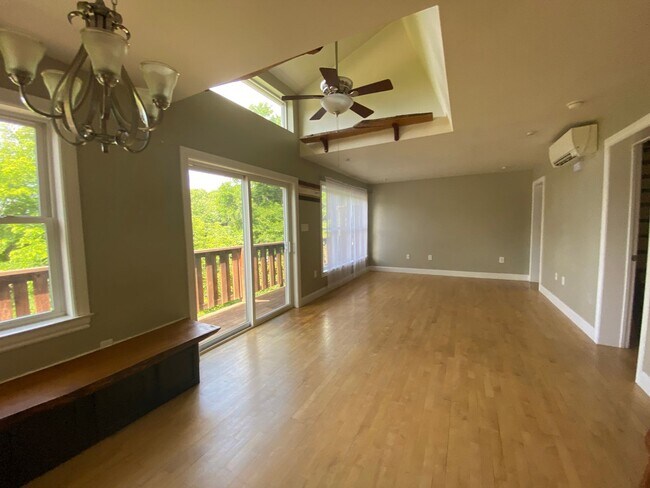 Building Photo - 125 Sun Haven Ln