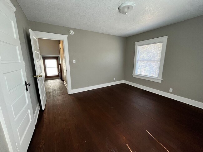 Building Photo - 3320 Broadway- Beautiful Four Bedroom Home!