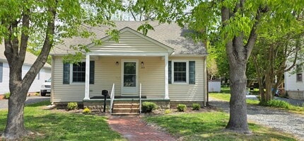Building Photo - Cozy & Convenient 2 Bed, 1 Bath Home