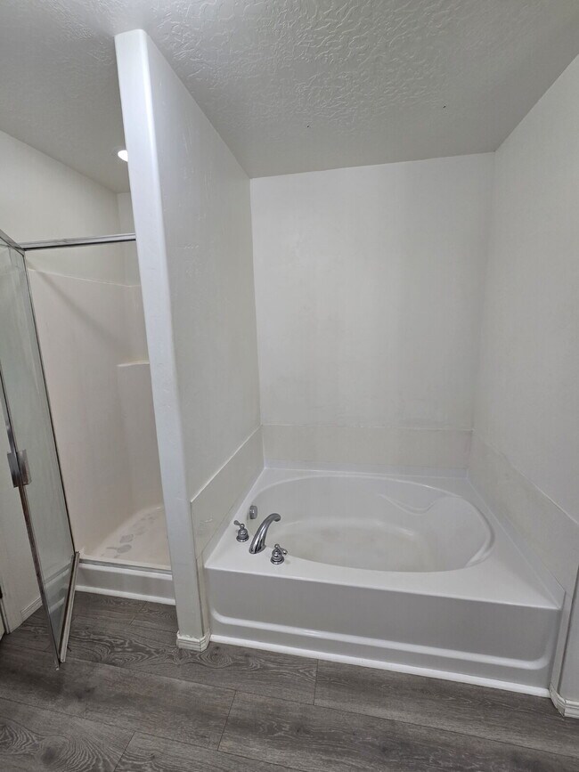 Building Photo - "Single Family Home with Incredible View!"