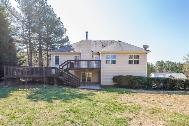 Building Photo - 3180 Willow Park Dr NE