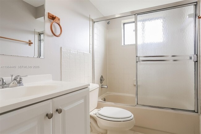 Building Photo - 1013 SW 49th Ave