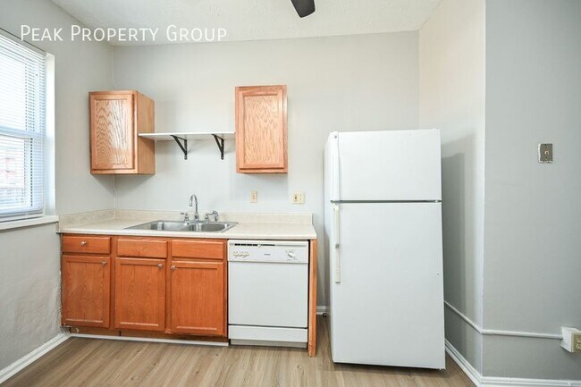 Building Photo - 2610 Woodburn Ave