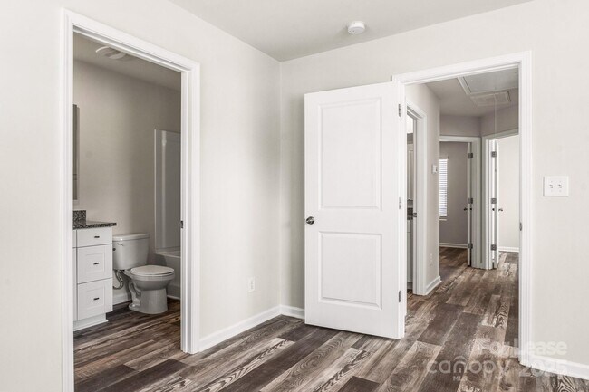Building Photo - 117 Dogwood Vlg Trl