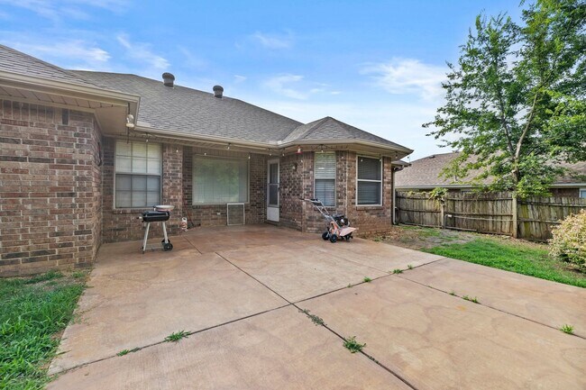 Building Photo - 7514 Red Pine